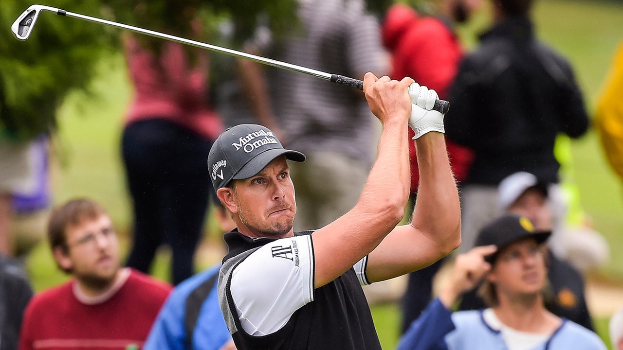 Tour Championship: Stenson stretches lead as Spieth makes a surge